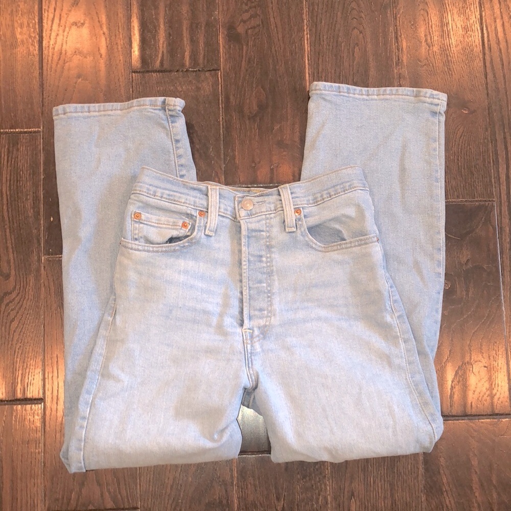 Levi’s rib cage straight ankle jeans size 27
